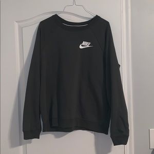 Nike Women’s Olive Crew Neck Sweatshirt